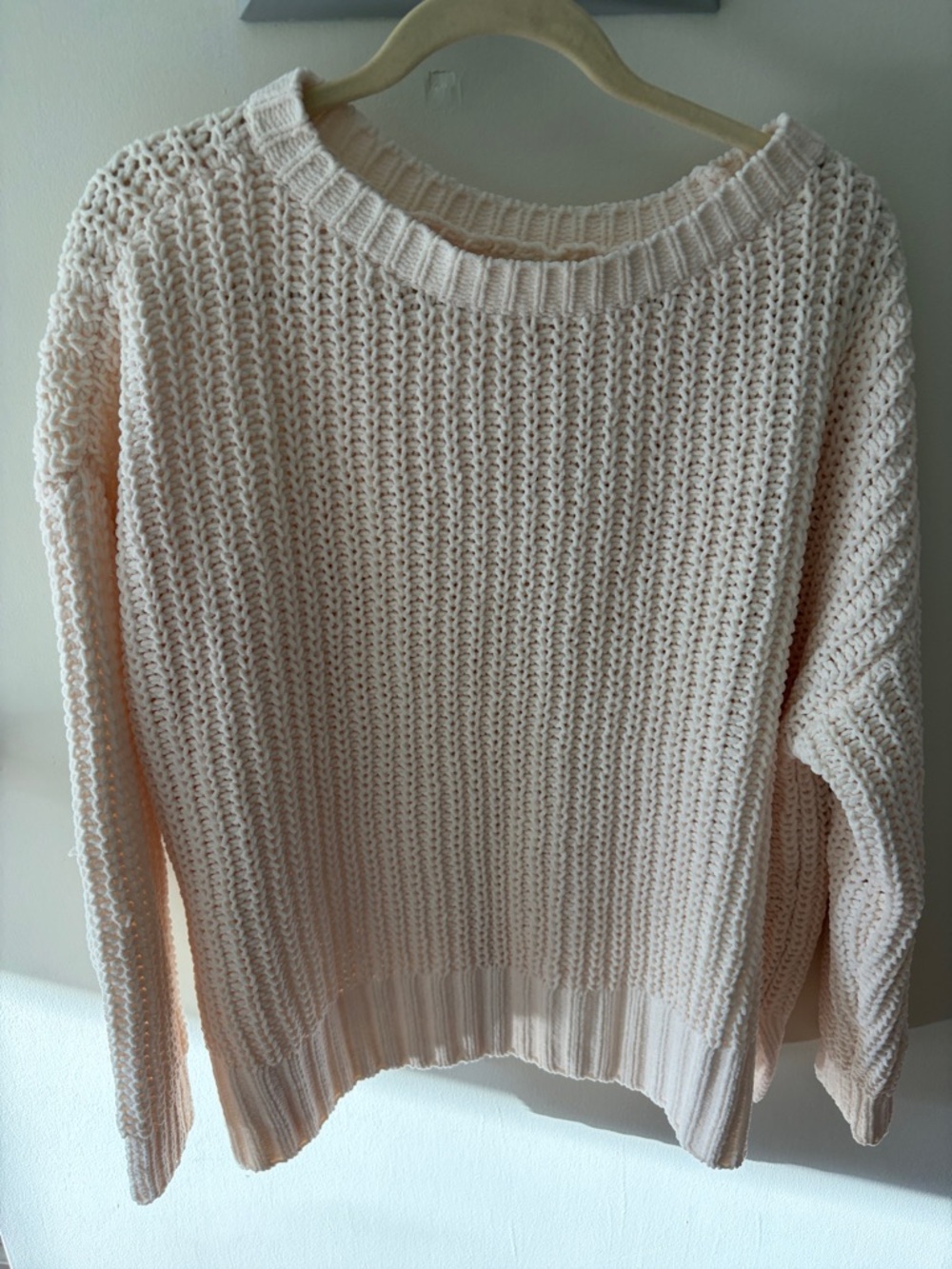 American Eagle Outfitters Cream Chunky Ribbed Crewneck Sweater (XS)